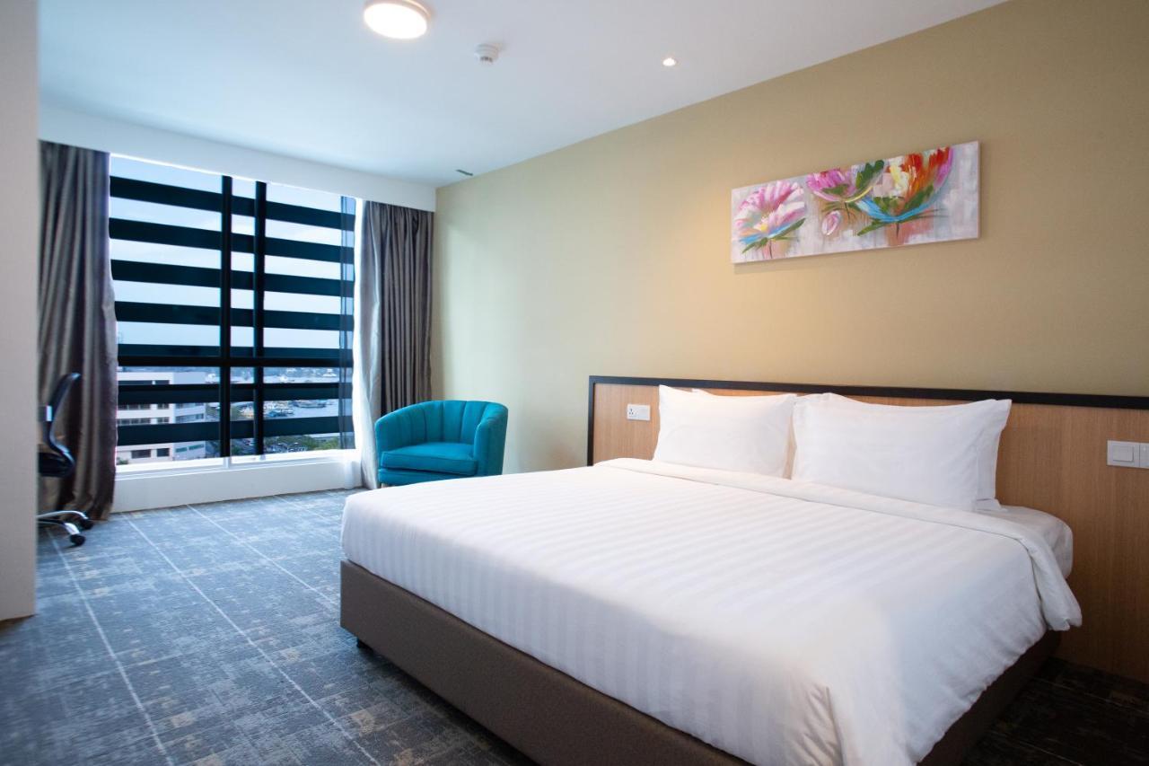 קוטה קינבלו Hotel 7 Suria מראה חיצוני תמונה
